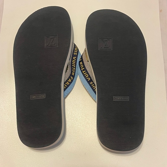 Louis Vuitton slide or flip flops. - Picture 2 of 2